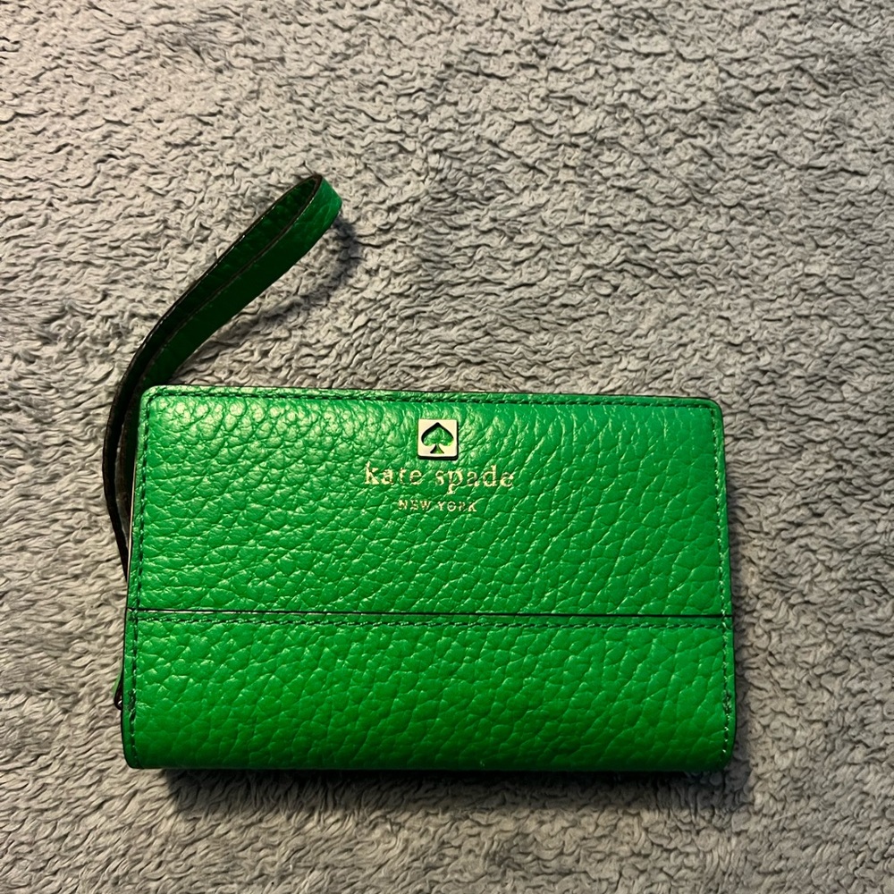Kate Spade wallet/wristlet in green Excellent used condition